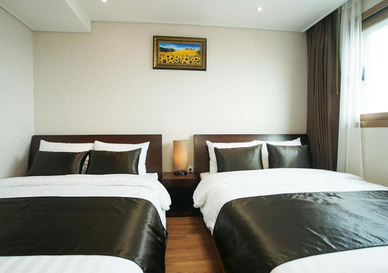Iris Hotel Seogwipo Bagian luar foto