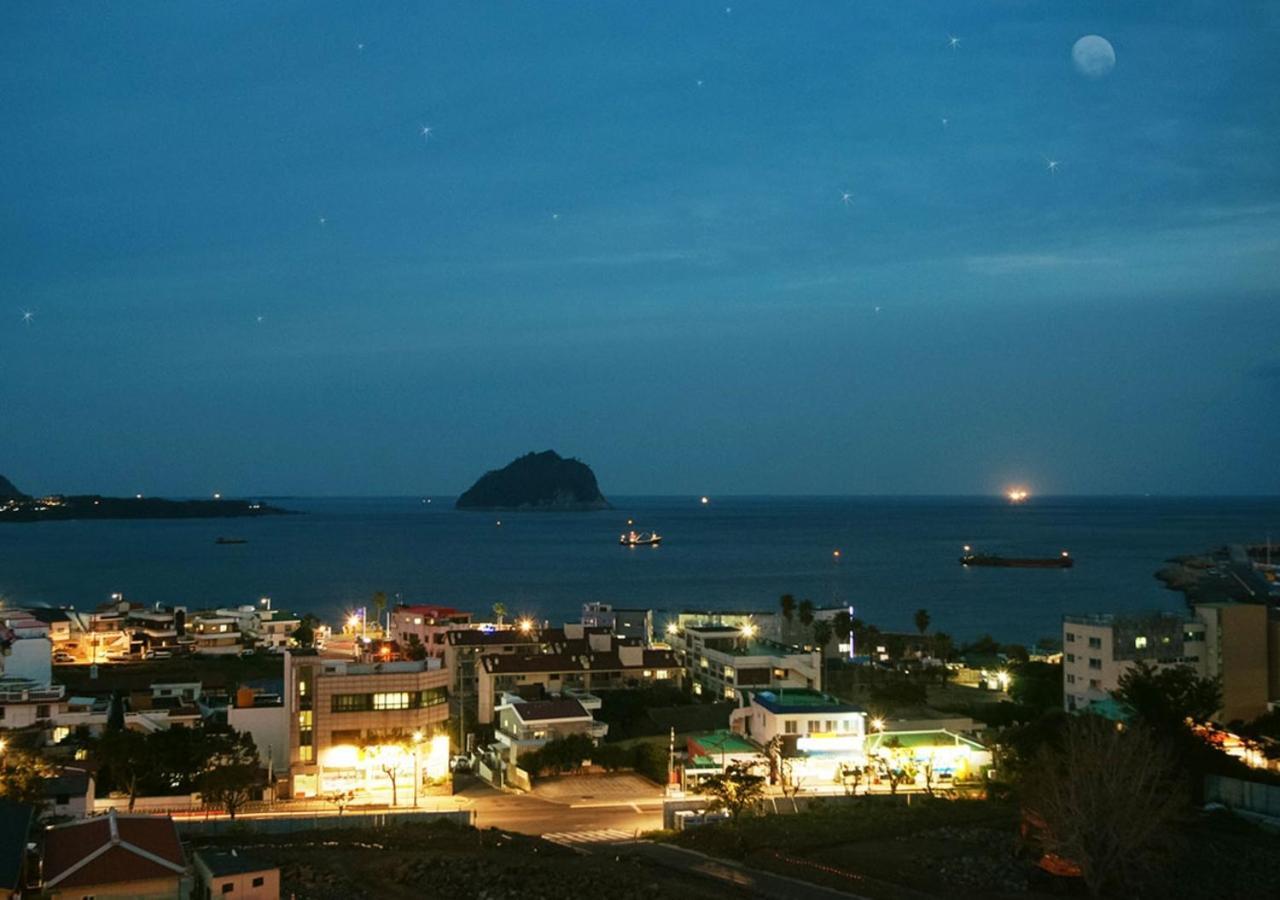 Iris Hotel Seogwipo Bagian luar foto