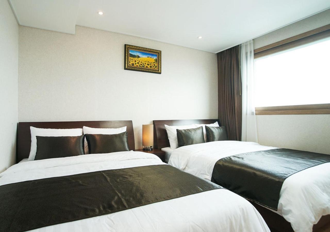 Iris Hotel Seogwipo Bagian luar foto