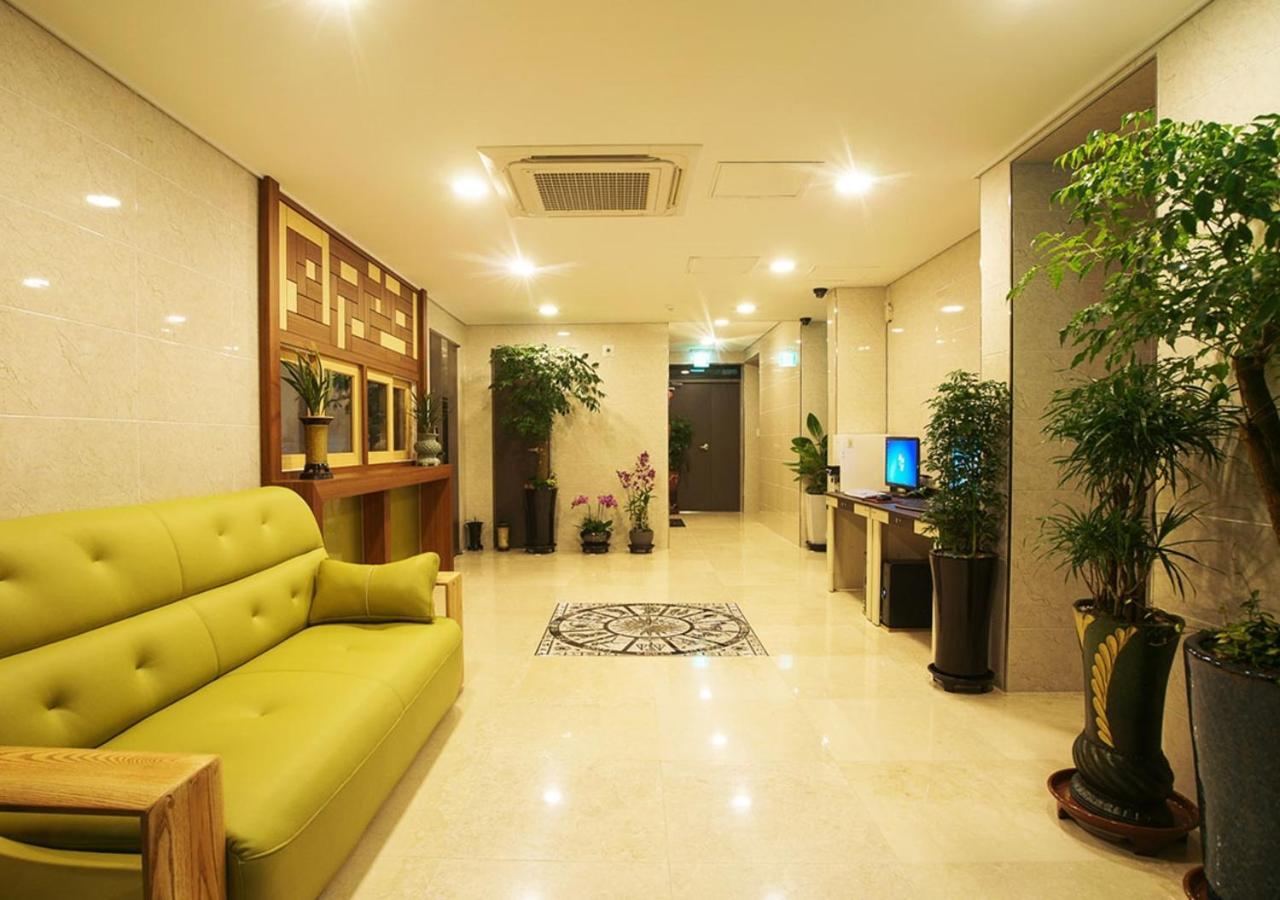 Iris Hotel Seogwipo Bagian luar foto