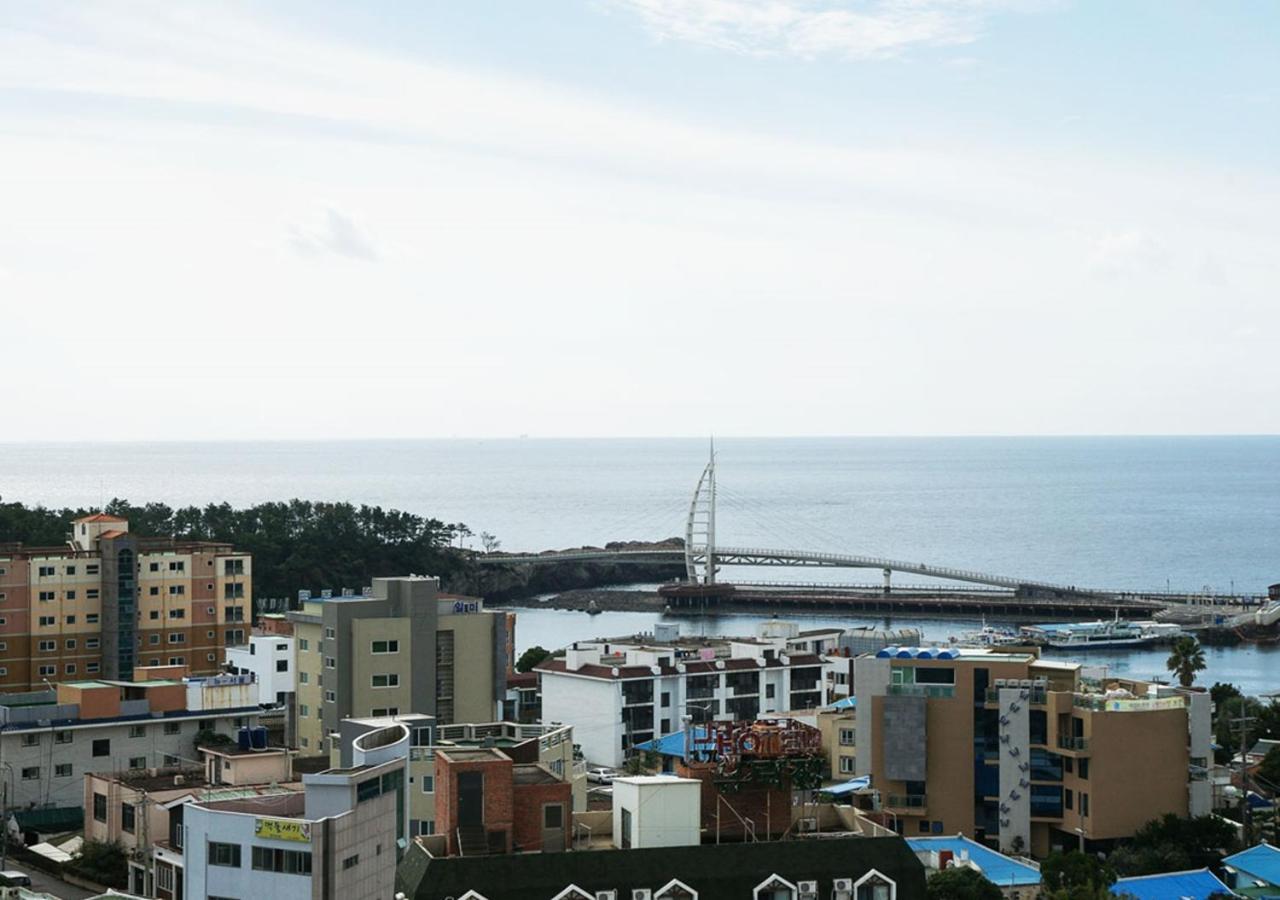 Iris Hotel Seogwipo Bagian luar foto