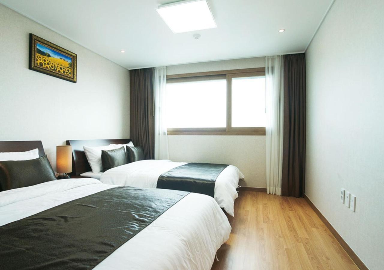 Iris Hotel Seogwipo Bagian luar foto