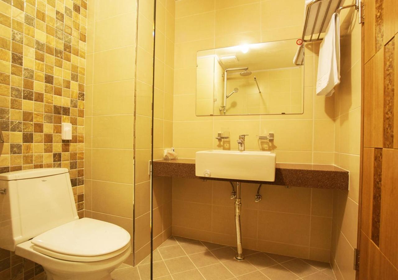 Iris Hotel Seogwipo Bagian luar foto