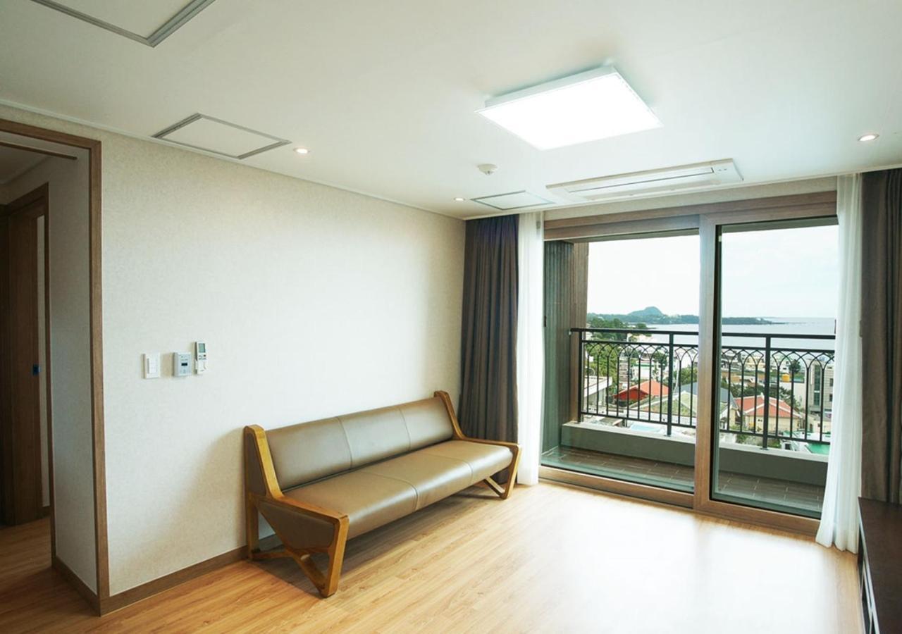 Iris Hotel Seogwipo Bagian luar foto
